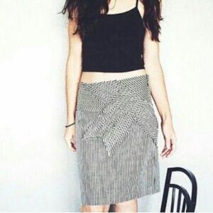 TAIKONHU for ANTHROPOLOGIE Gray & white stripe ribbon accent mini skirt size 2